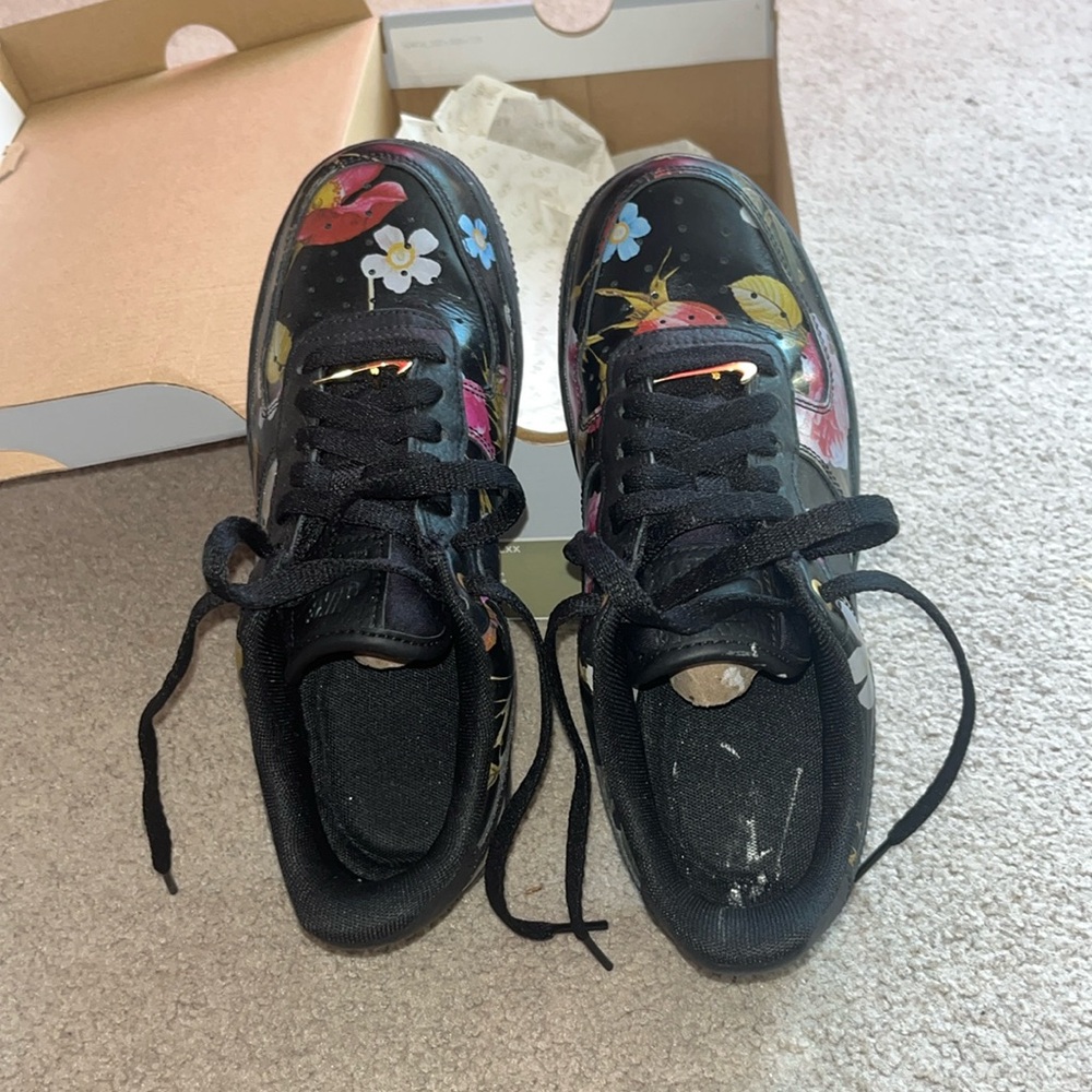 women’s black, floral print air force 1
